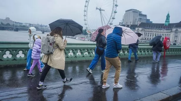 英国天气状况堪忧，远程地图显示本月晚些时