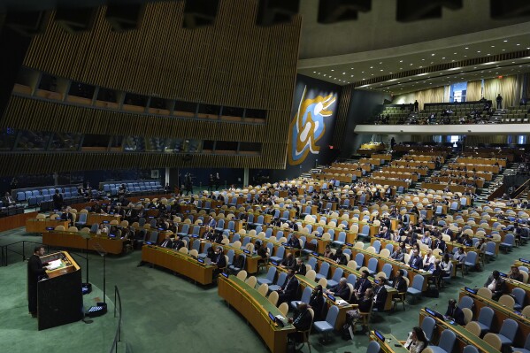 在美国总统政治中，泽伦斯基会见了特朗普和